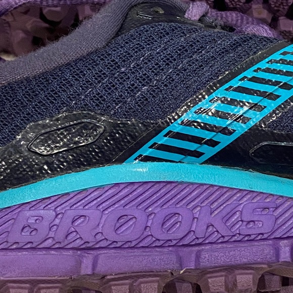 Women's Brooks PureGrit 5 Pure Grit Athletic Trail Running Shoes Size 6.5 VGC - Picture 9 of 14